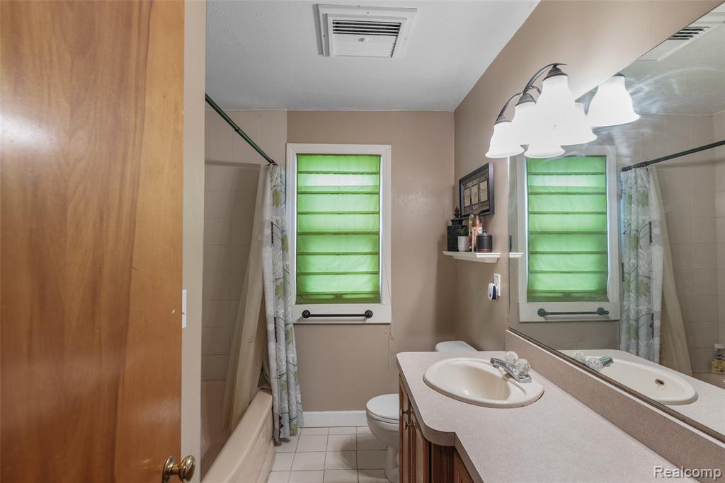 8150 Davison Road, Davison, MI 48423 — Photo 15