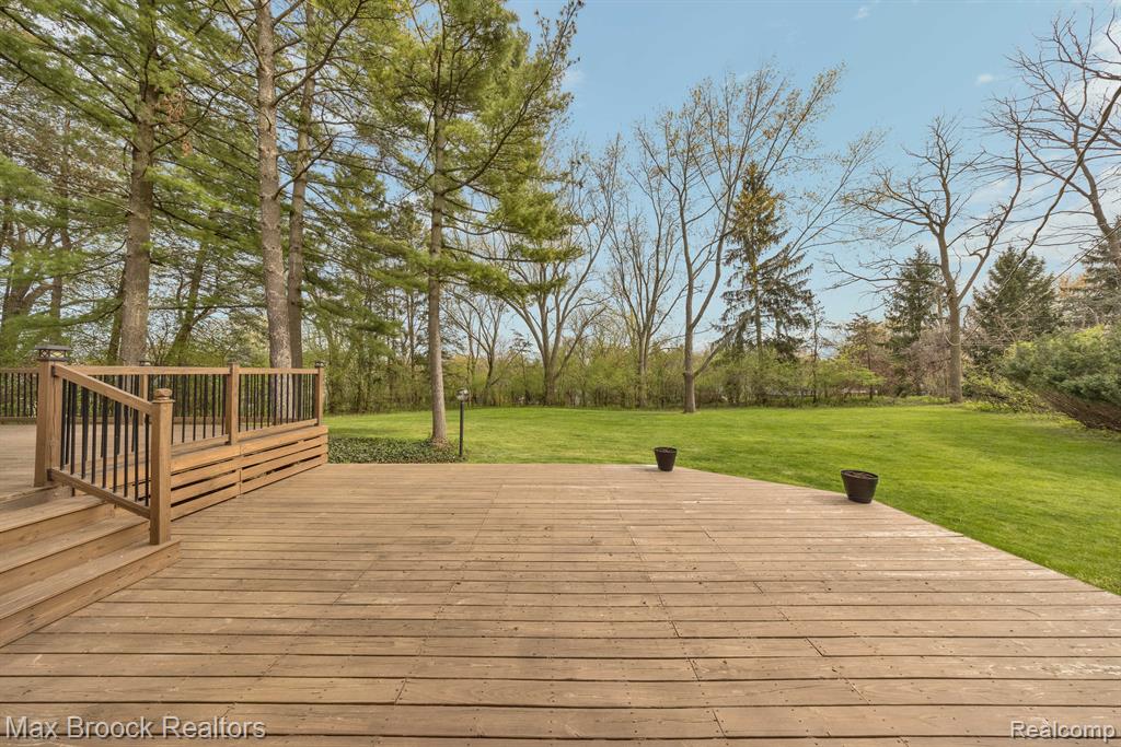 5240 CLARENDON CREST Street, Bloomfield Hills, MI 48302 — Photo 45