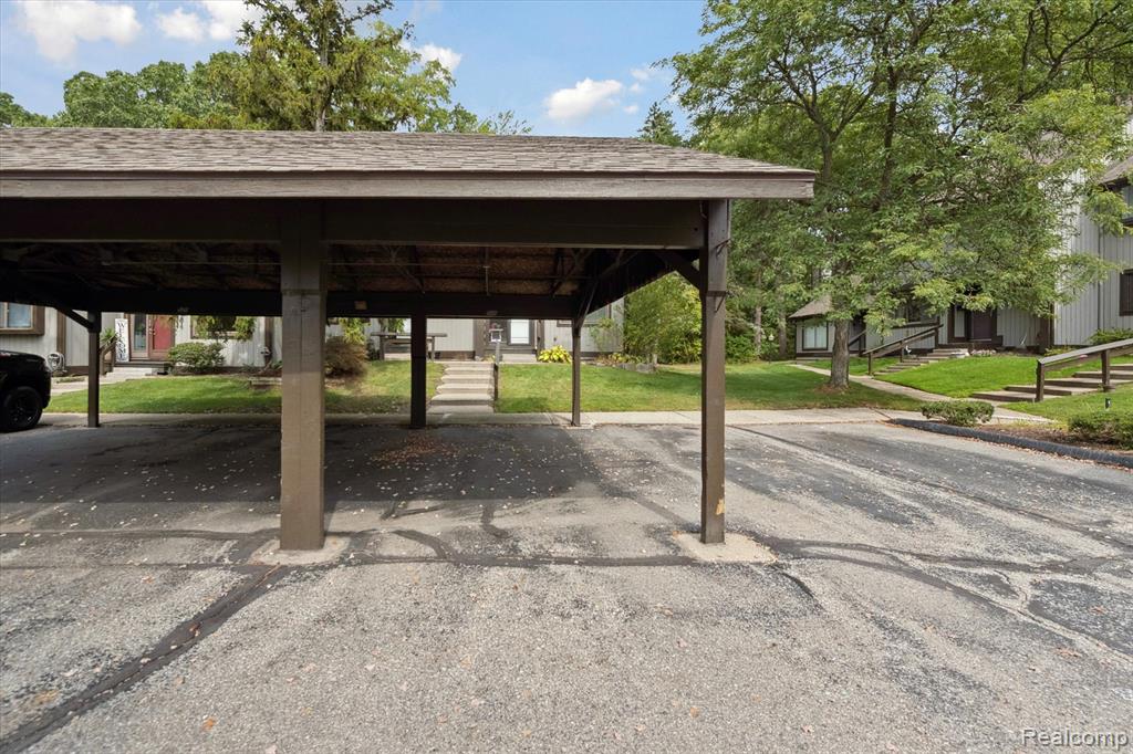 566 Foxboro Square, Brighton, MI 48116 — Photo 33