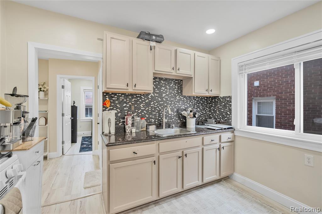 6847 Theisen Street, Dearborn, MI 48126 — Photo 16
