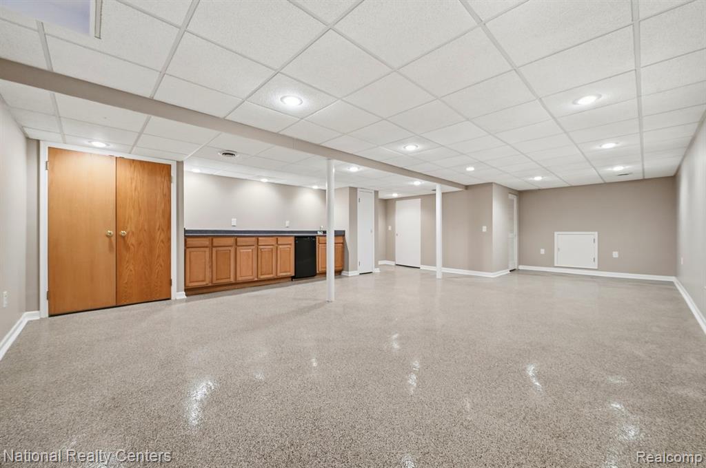 5595 Birdview Heights, Orchard Lake Village, MI 48324 — Photo 22