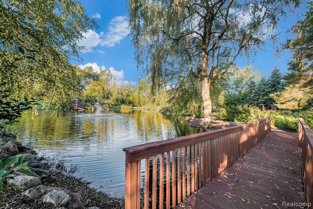 8294 WARWICK GROVES, Grand Blanc, MI 48439 — Photo 58