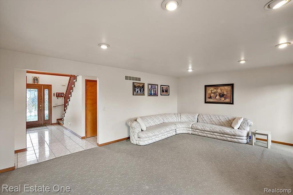 4836 CORRIANDER Drive, Sterling Heights, MI 48314 — Photo 21