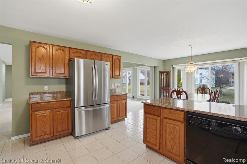 43612 Hoptree Drive, Sterling Heights, MI 48314 — Photo 17