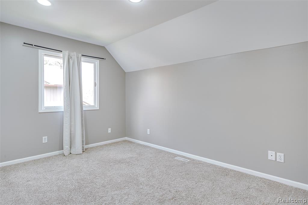 461 Alexander Drive, Commerce Twp, MI 48390 — Photo 33