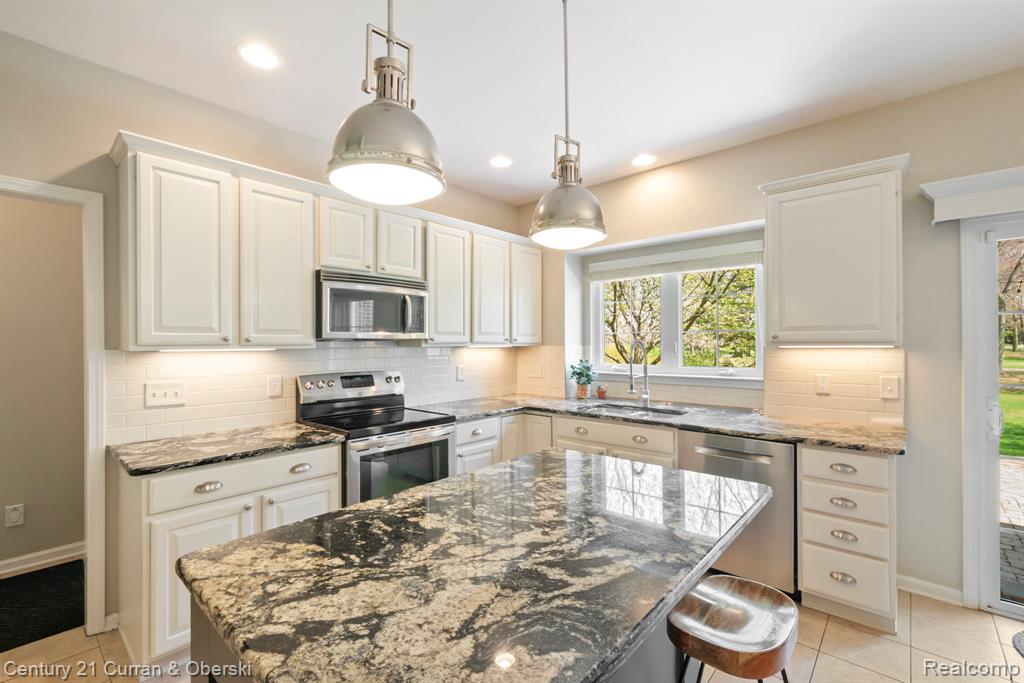 48742 Tanglewood Drive, Macomb, MI 48044 — Photo 25