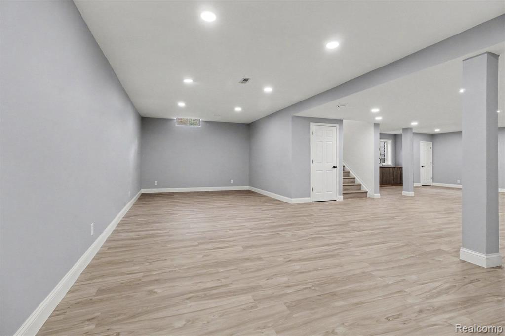 49756 Great Falls Road, Canton, MI 48188 — Photo 31