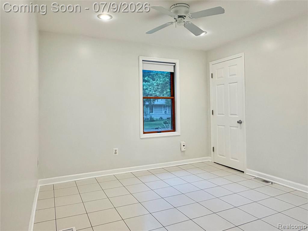 610 Quarter Street, Rochester, MI 48307 — Photo 17