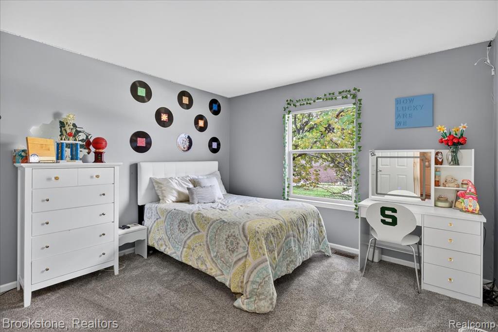 4954 Spring Meadow Dr, Clarkston, MI 48348 — Photo 5