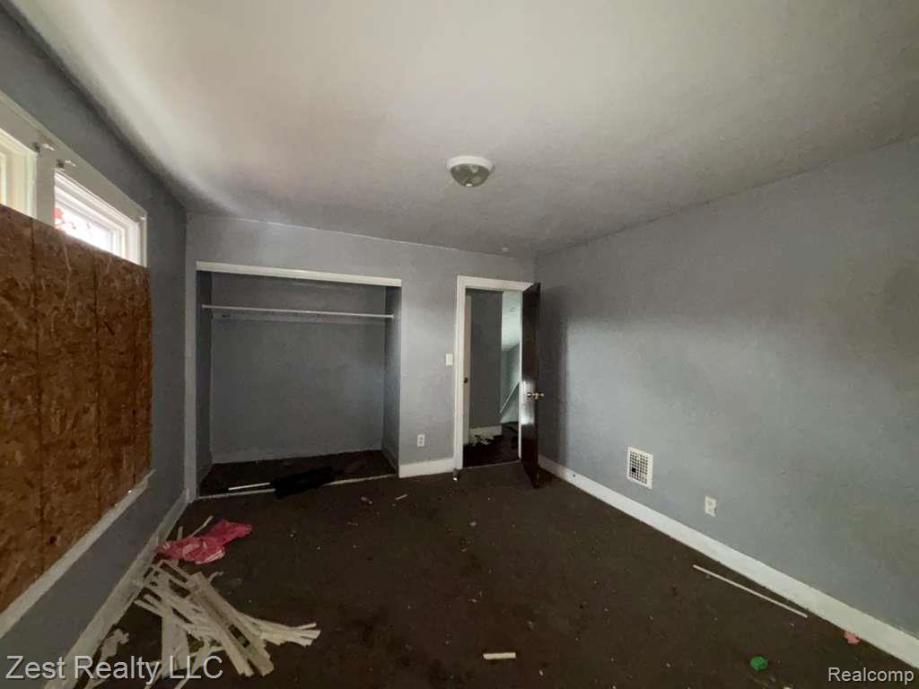 9206 PINEHURST Street, Detroit, MI 48204 — Photo 16