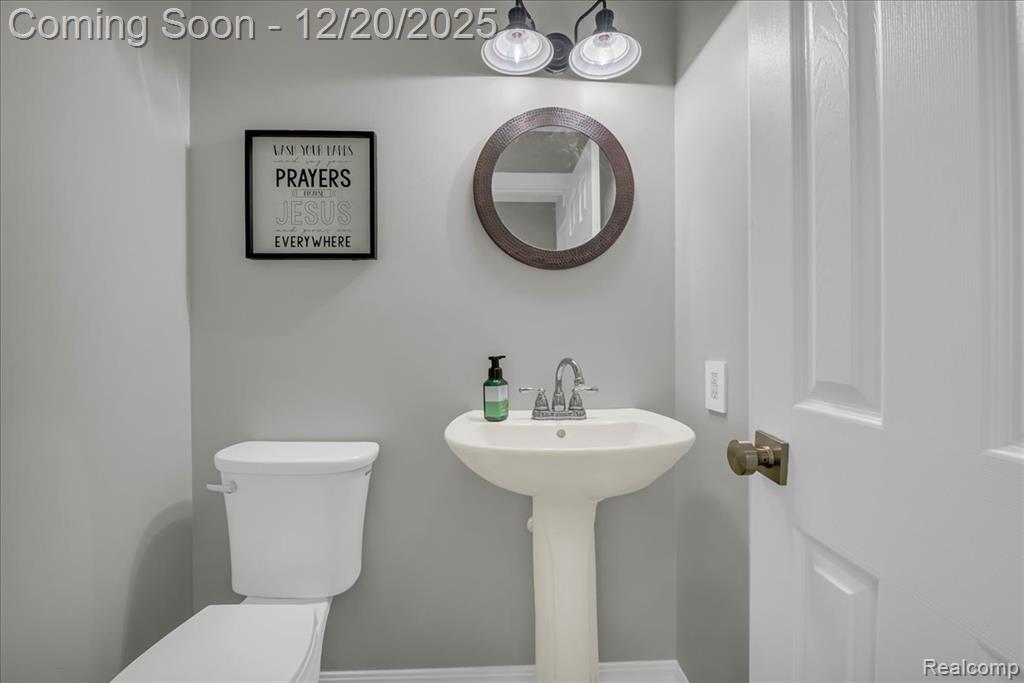 518 Charing Cross Drive, Grand Blanc, MI 48439 — Photo 37