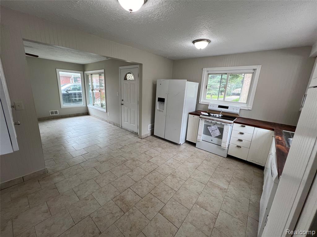 4696 Roosevelt Boulevard, Dearborn Heights, MI, 48125