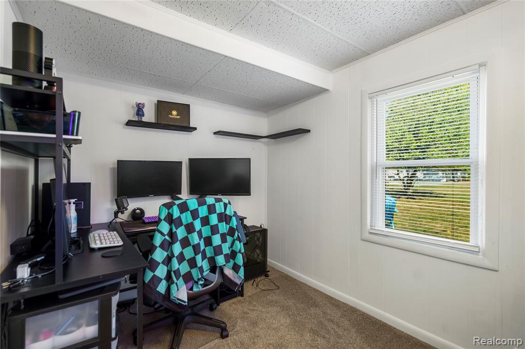 6511 Crest Drive, Waterford, MI 48329 — Photo 10