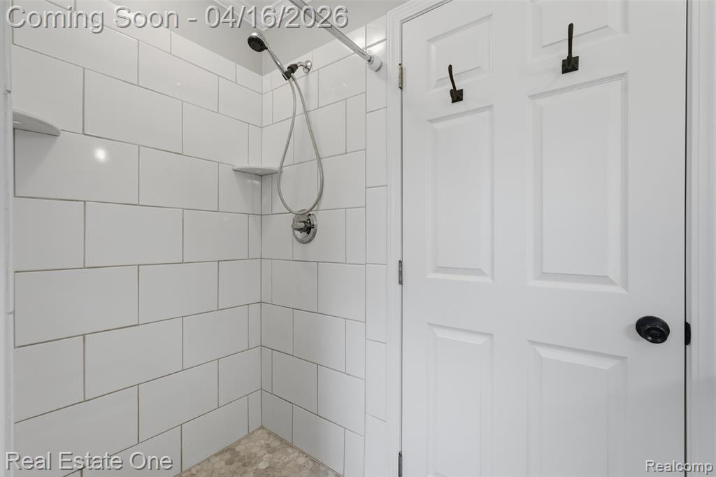 21592 Nathan Court, South Lyon, MI 48178 — Photo 36