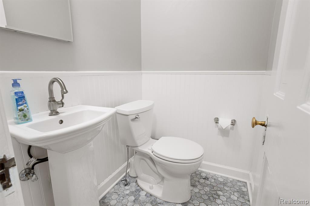 430 S VERNON Street, Dearborn, MI 48124 — Photo 19