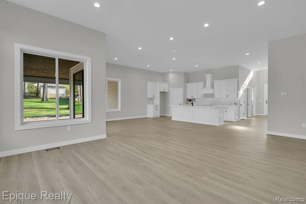 2432 Holland Street, Lake Orion, MI — Photo 3