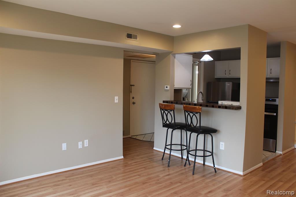 922 CHESTNUT HILL Drive, Auburn Hills, MI 48326 — Photo 10
