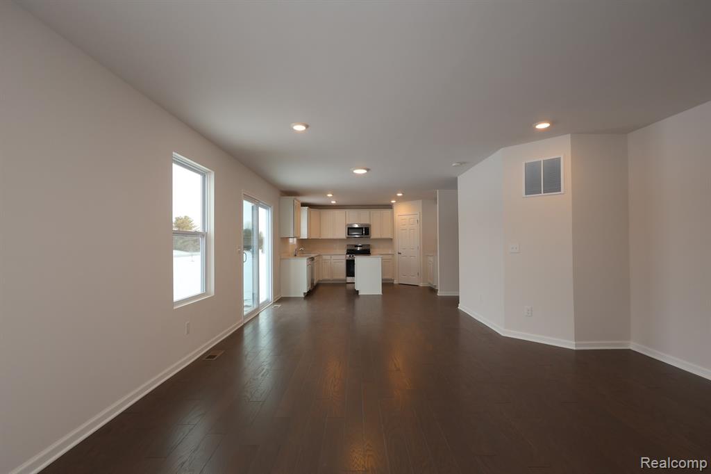 54854 Heron Circle, New Baltimore, MI 48047 — Photo 10