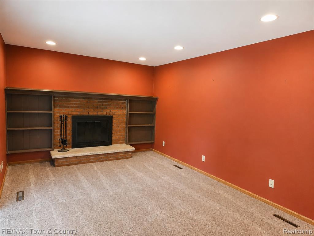 405 Terrace Drive, Flushing, MI 48433 — Photo 11