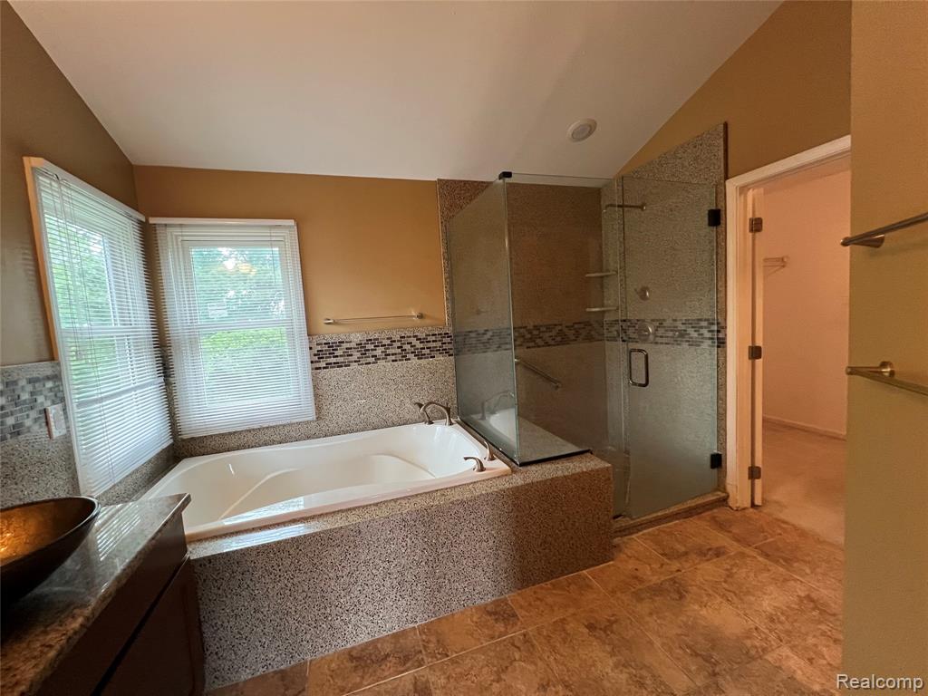 45475 Irvine Drive, Novi, MI — Photo 18