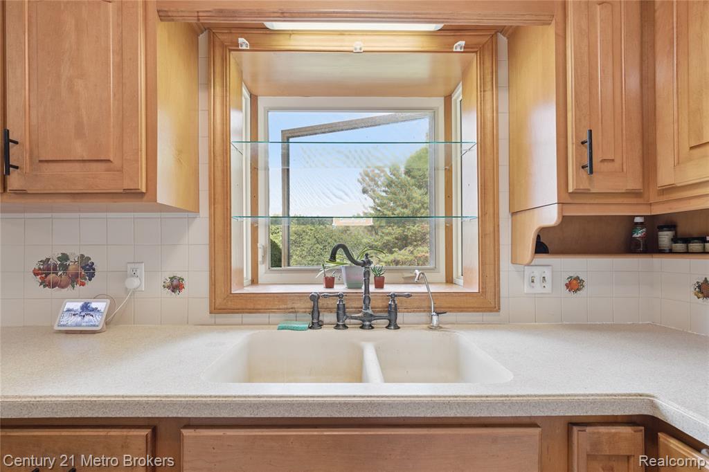 8505 Old Plank Road, Grand Blanc, MI 48439 — Photo 17