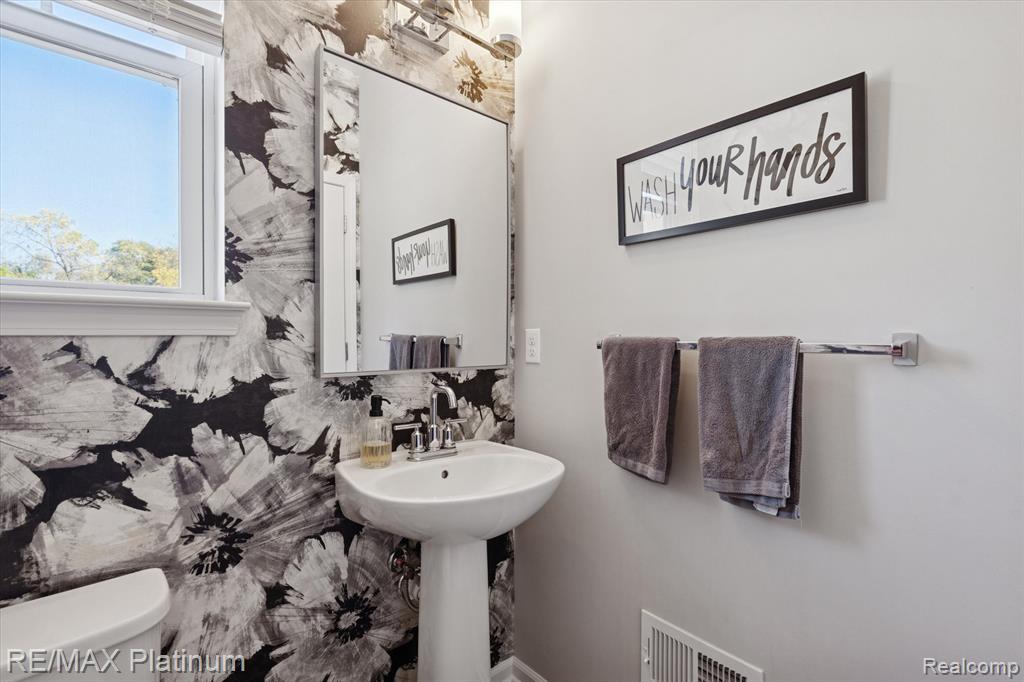 597 Anne Avenue, Brighton, MI 48116 — Photo 12