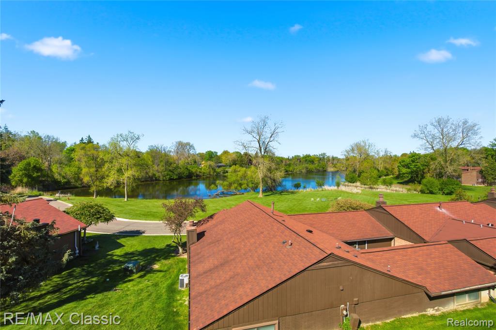 3961 Chablis Street, West Bloomfield, MI 48323 — Photo 38