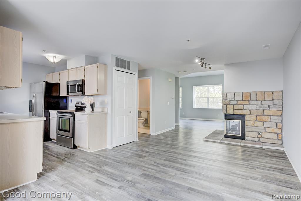 1846 Campau Farms Circle, 120, Detroit, MI 48207 — Photo 12