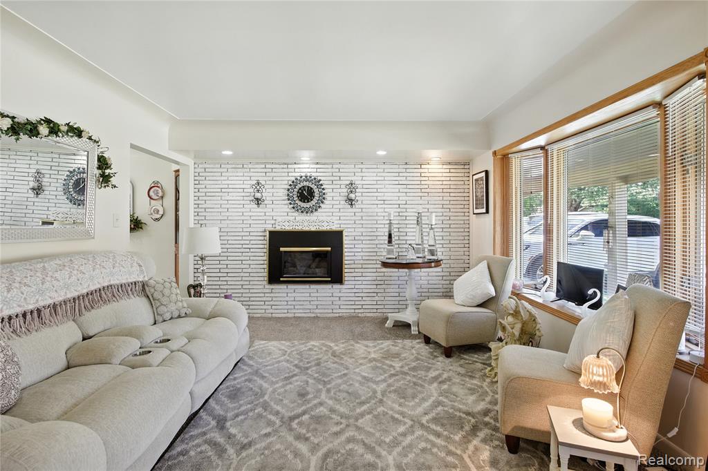 51088 Fairlane Drive, Shelby Twp, MI 48316 — Photo 11