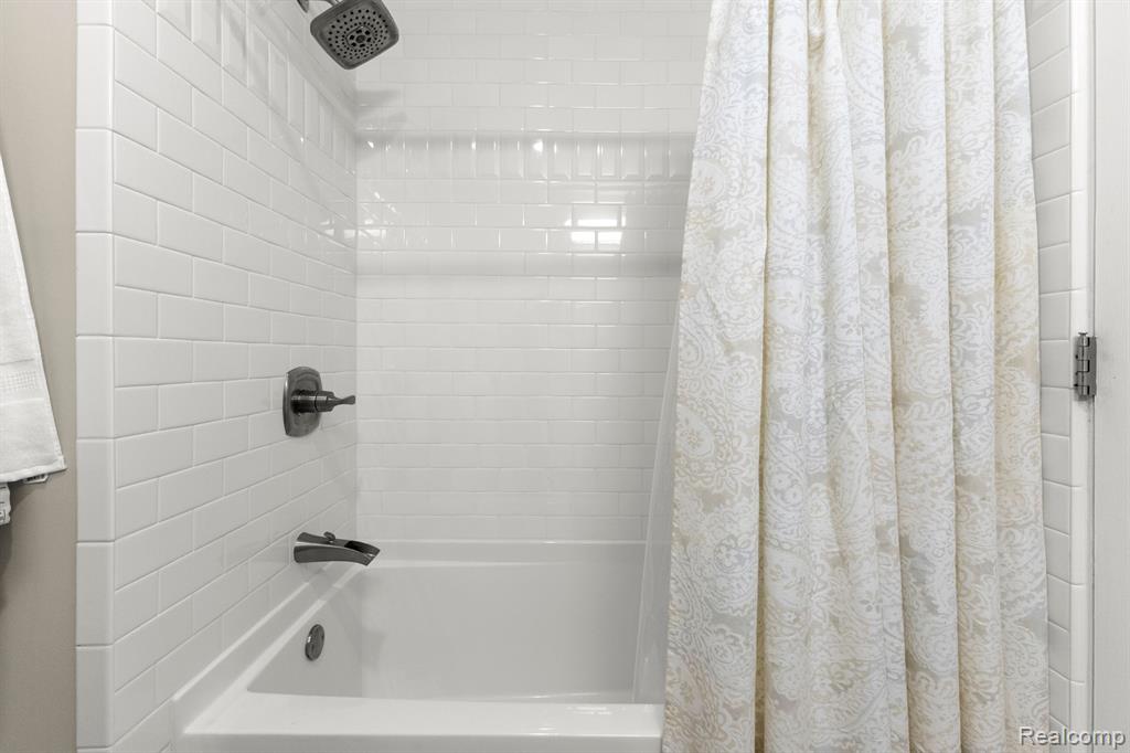 867 CARPENTER Street, Northville, MI 48167 — Photo 26