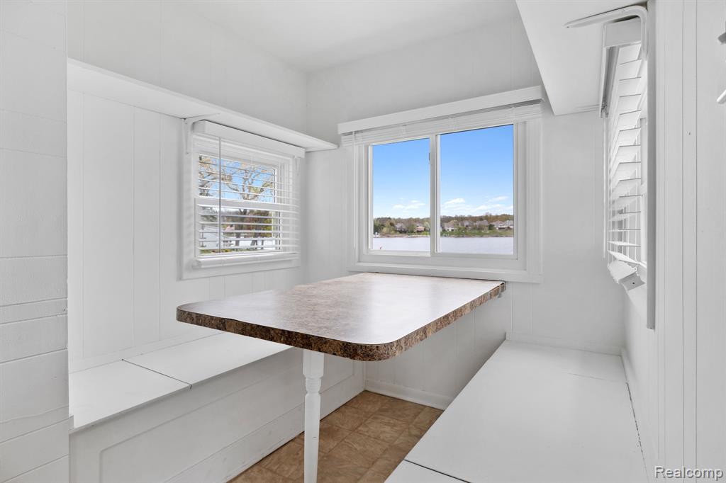 490 Chicago Drive, Howell, MI 48843 — Photo 14