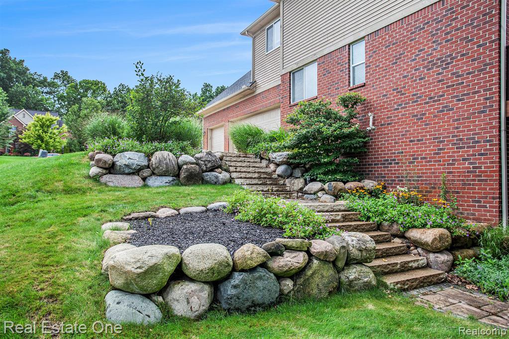589 Rumson Court, White Lake, MI — Photo 33