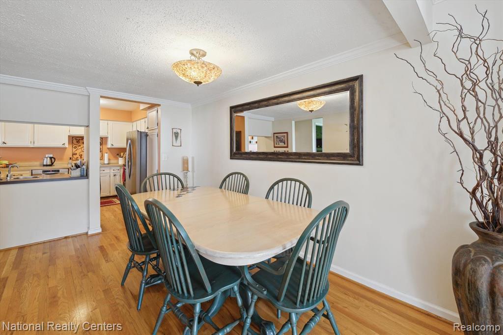 21336 E GLEN HAVEN Circle, Northville, MI 48167 — Photo 6