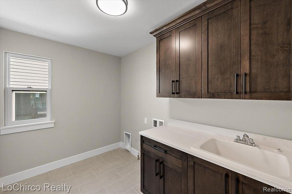 49355 LANGFORD Drive, Macomb, MI 48044 — Photo 32