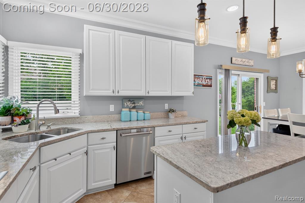 47100 Tania Court, Plymouth, MI 48170 — Photo 12