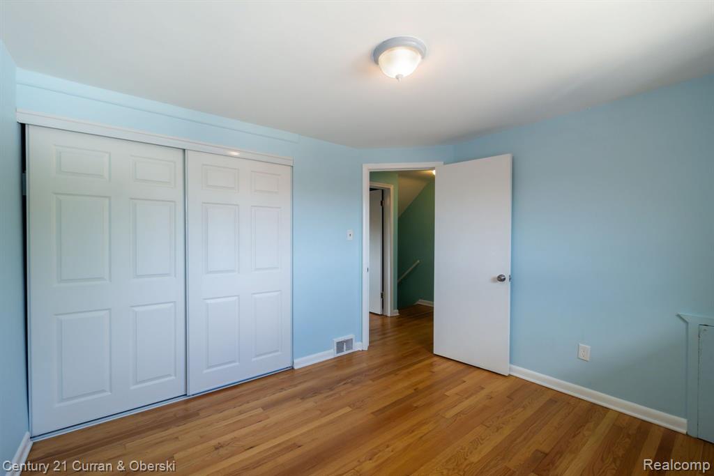 9917 MIDDLEBELT Road, Livonia, MI 48150 — Photo 25