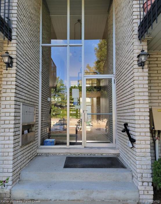 8545 Kennedy Circle, Warren, MI 48093 — front exterior