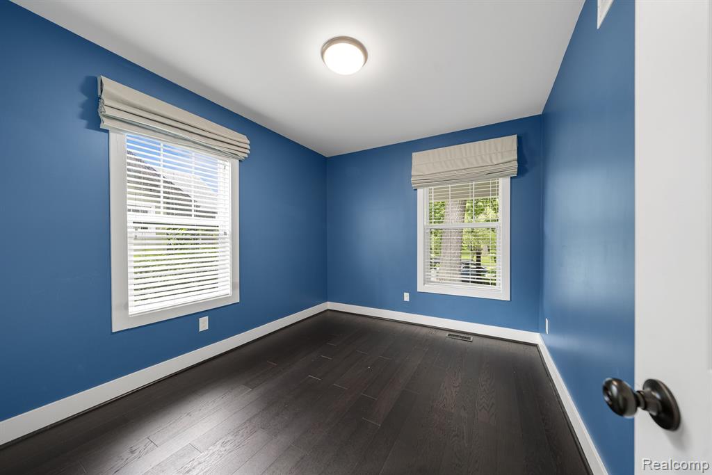 821 MAXWELL Avenue, Royal Oak, MI 48067 — Photo 13