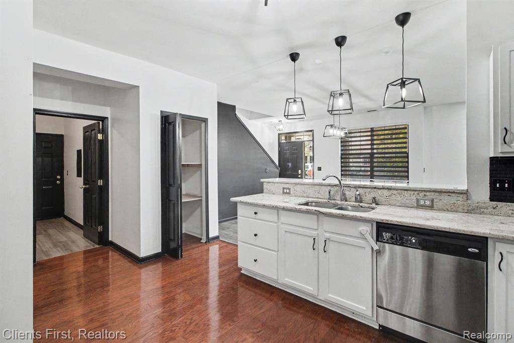 47547 Ormskirk Drive, Canton, MI 48188 — Photo 9