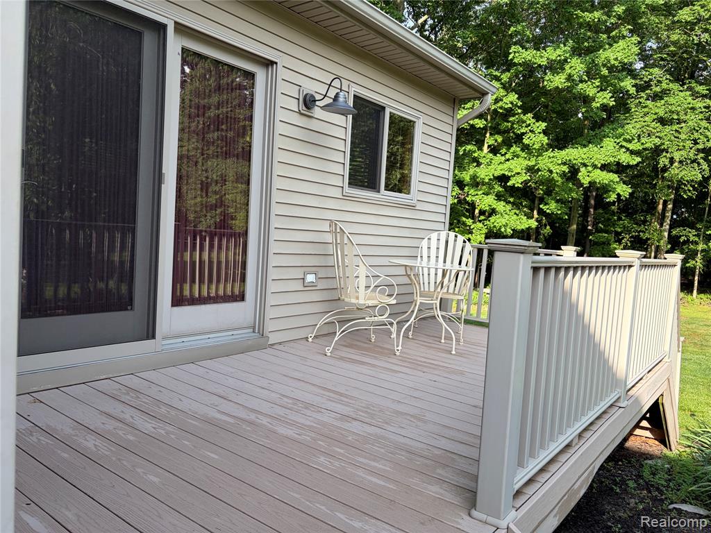 490 Cove View Drive, Waterford, MI 48327 — Photo 5