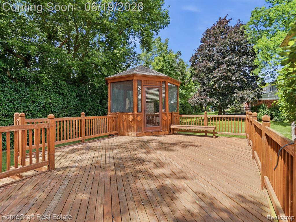 8829 WOODBERRY Road, Plymouth, MI 48170 — Photo 33