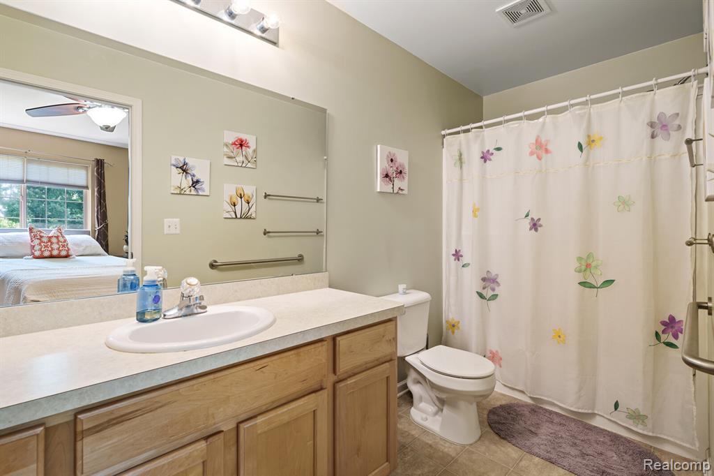 7183 Magnolia Lane, Waterford, MI 48327 — Photo 14