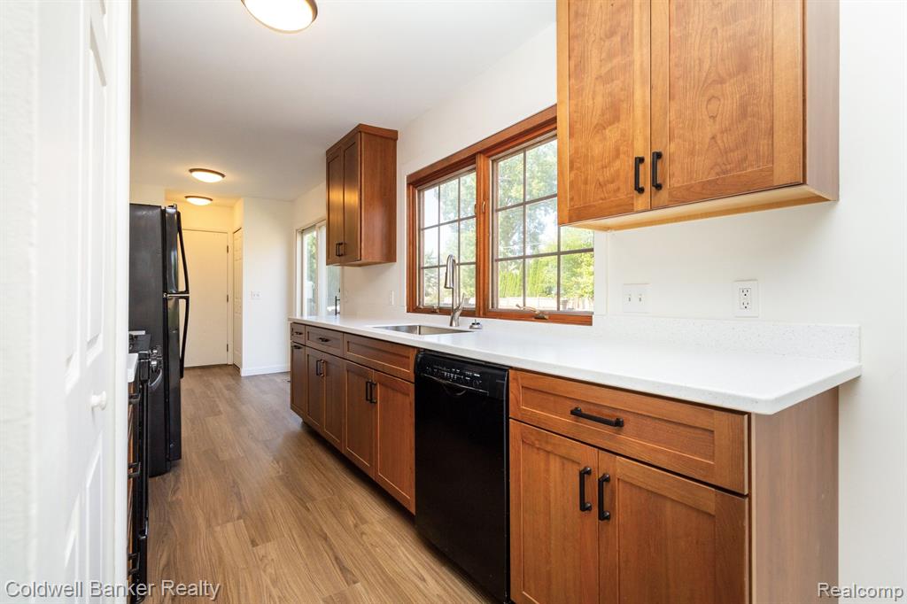 23793 STONEHENGE, Novi, MI — Photo 11