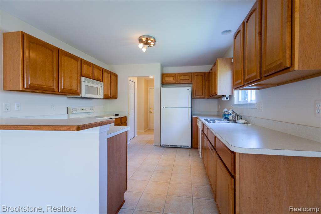 44138 Kendyl, Sterling Heights, MI 48314 — Photo 7