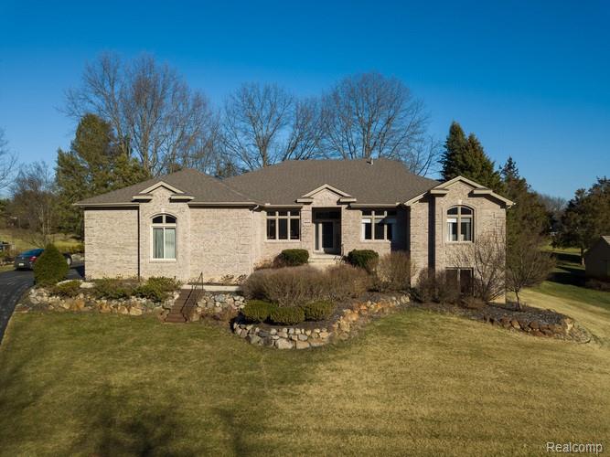 9833 Rolling Greens Drive, Pinckney, MI 48169 — Photo 39