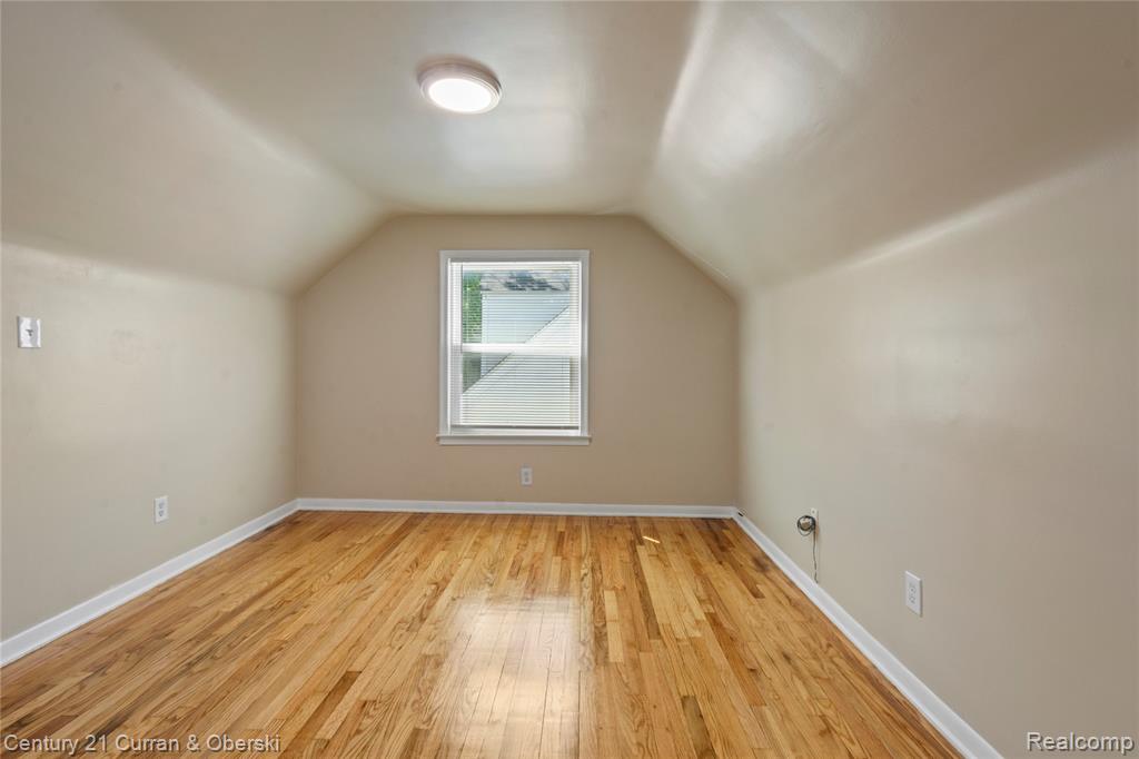 5378 Weddell Street, Dearborn Heights, MI 48125 — Photo 17