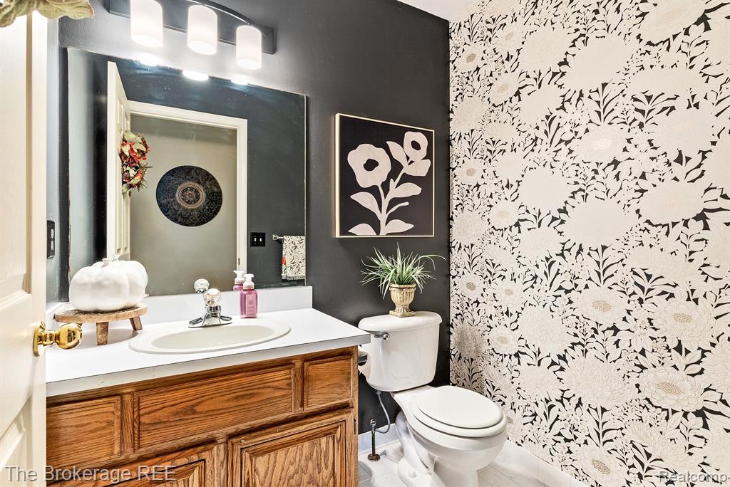 49730 WILLOWOOD Drive, Macomb, MI 48044 — Photo 19