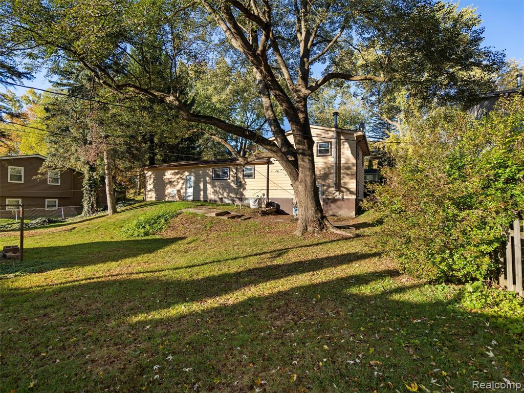 845 Harry Paul Drive, Lake Orion, MI 48362 — Photo 27