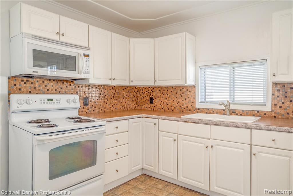 4510 S John Hix Road, Wayne, MI 48184 — Photo 10