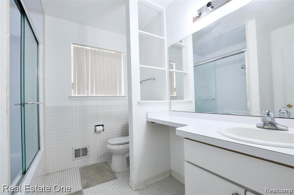 509 FOX HILLS Drive N, Bloomfield Hills, MI 48304 — Photo 5